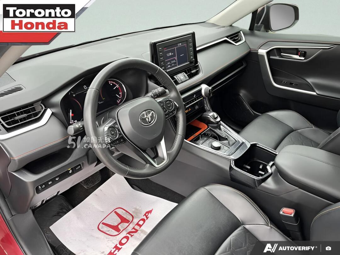 2022 Toyota RAV 4 view 6