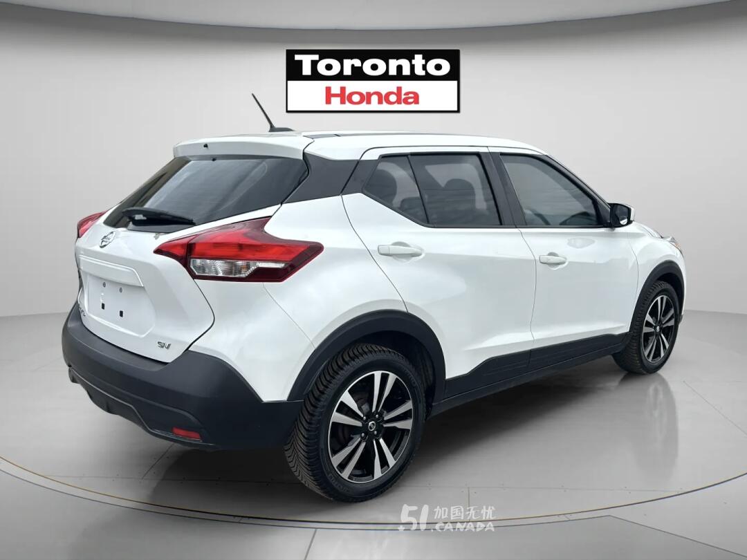 2019 Nissan Kicks view 3