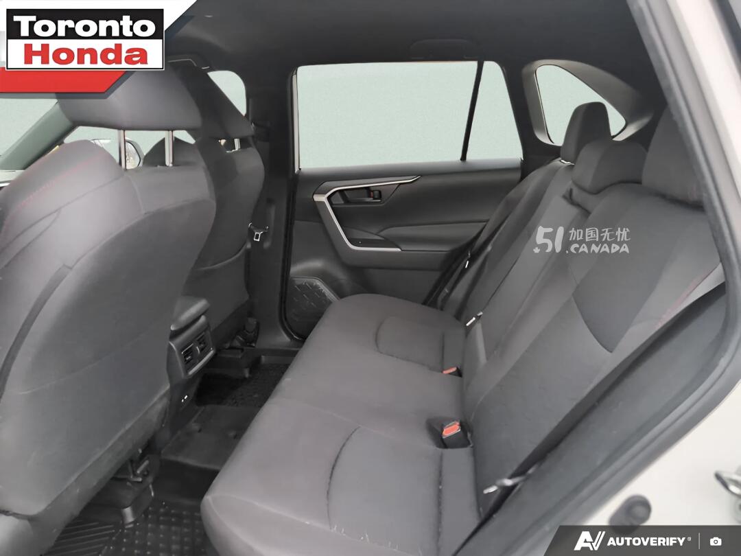 2021 Toyota RAV 4 view 9