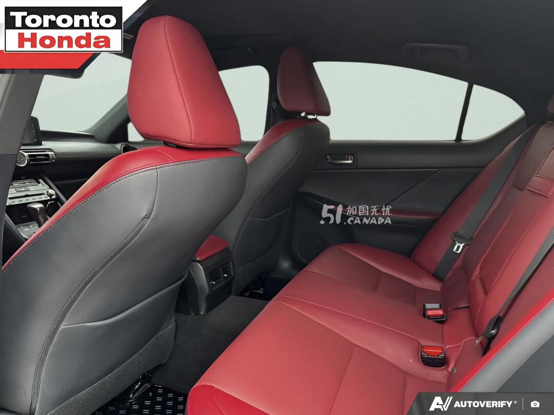 2021 Lexus IS 300 view 9