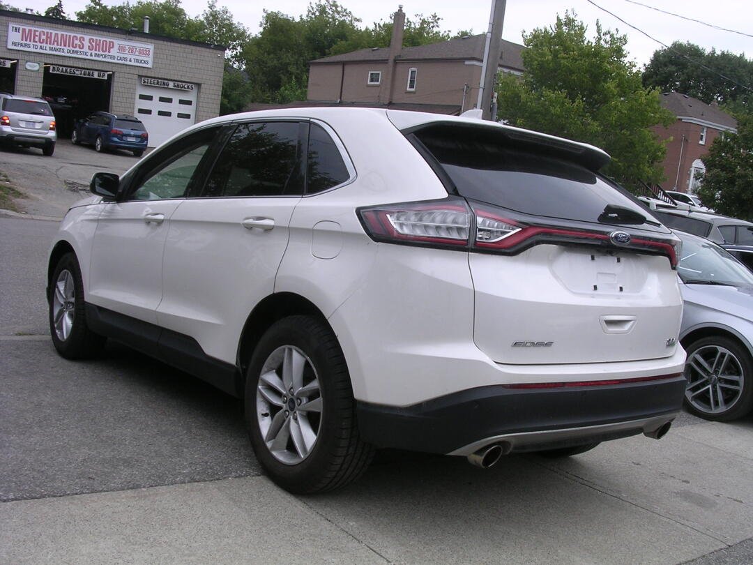 2015 Ford Edge view 5