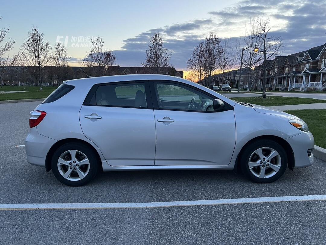 2012 Toyota Matrix view 5
