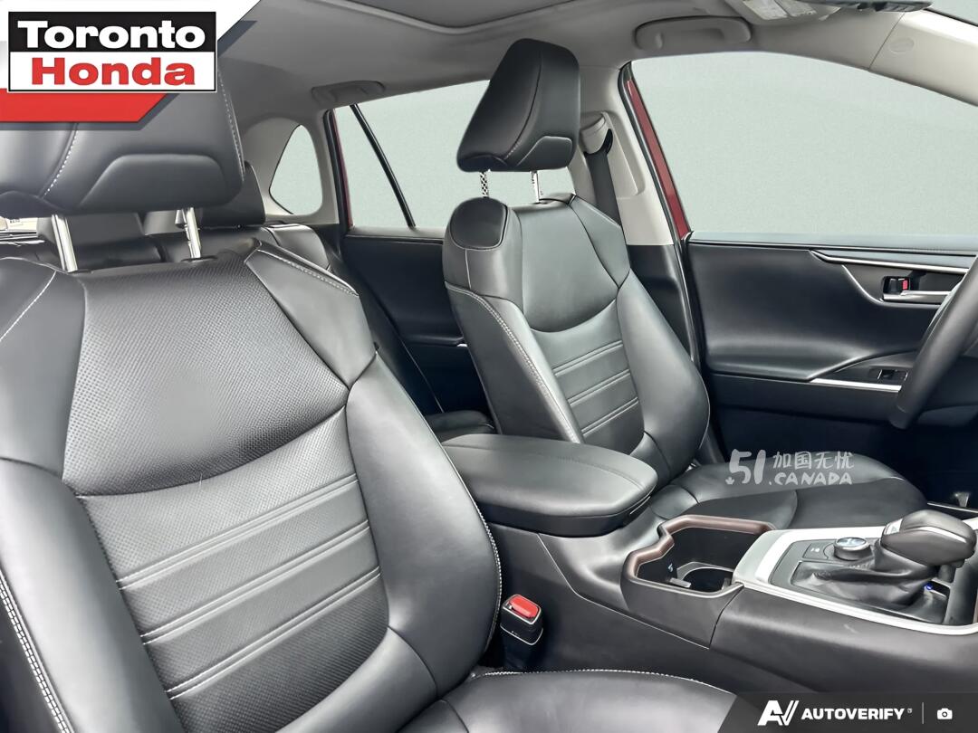 2023 Toyota RAV 4 view 5