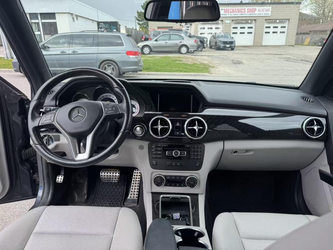 2015 Mercedes-Benz GLK view 6