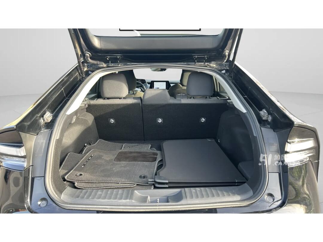 2025 Toyota Prius view 9
