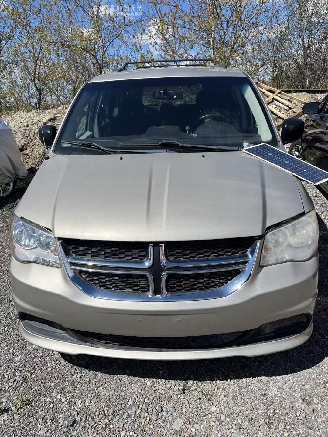 2016 Dodge Caravan view 1