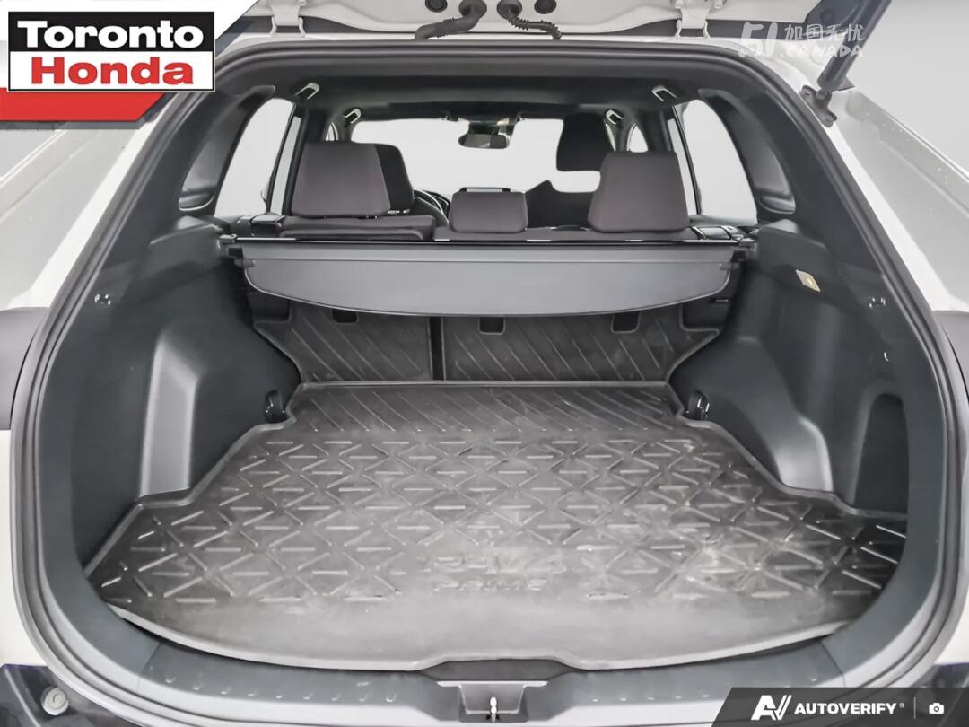 2023 Toyota RAV 4 view 10