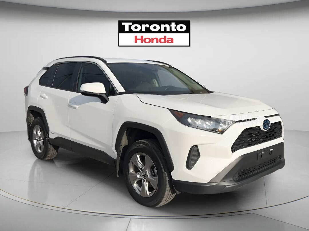 2024 Toyota RAV 4 view 2