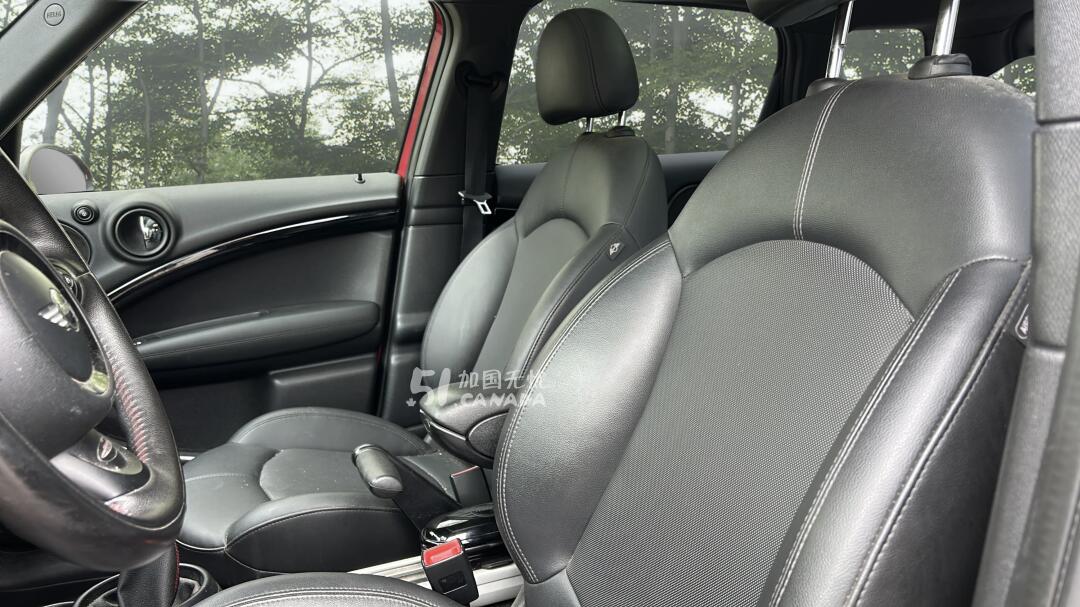 2014 MINI Cooper Countryman view 7