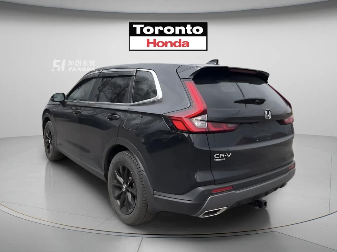 2025 Honda CR-V view 3