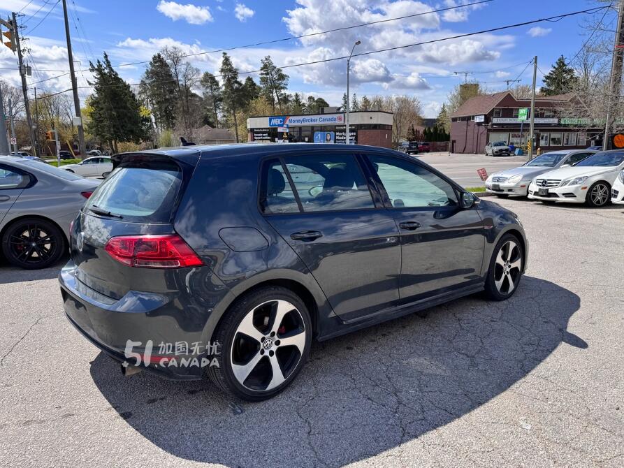 2015 Volkswagen GTI view 7