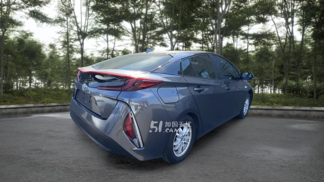 2021 Toyota Prius Prime view 4