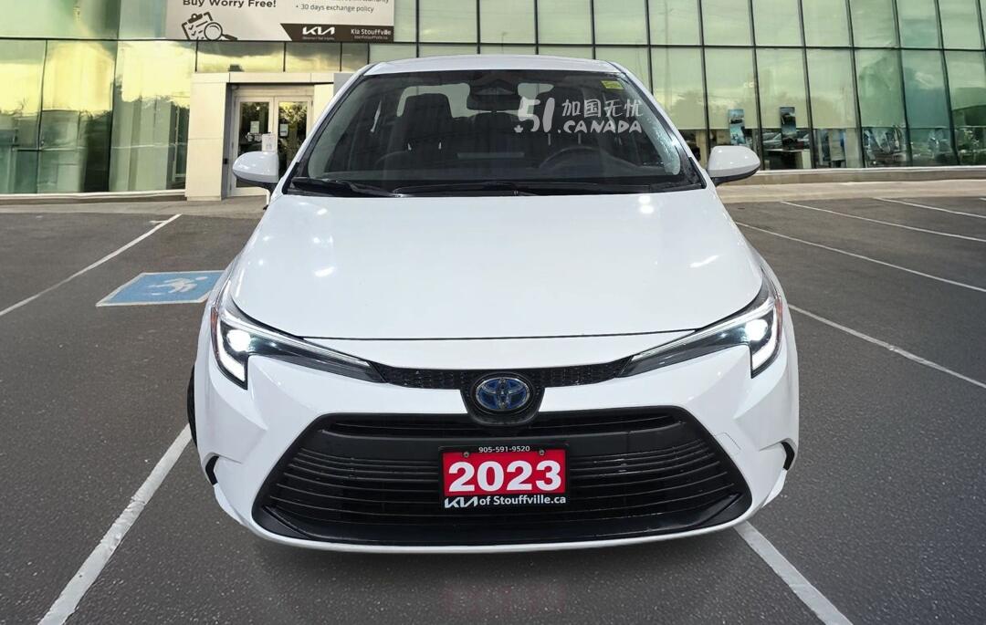 2023 Toyota Corolla view 3