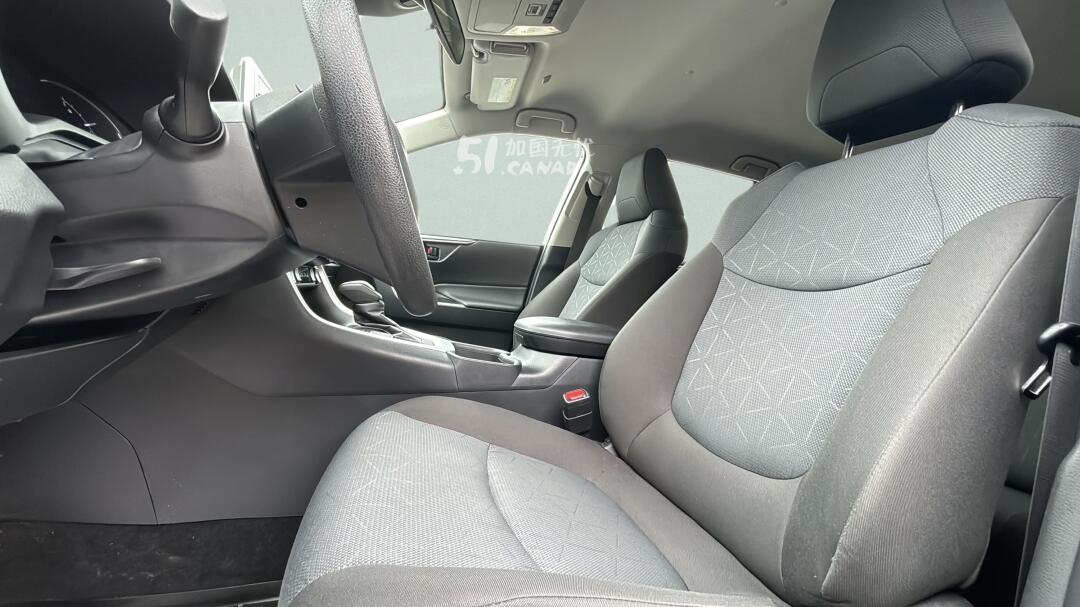 2025 Toyota RAV 4 view 5