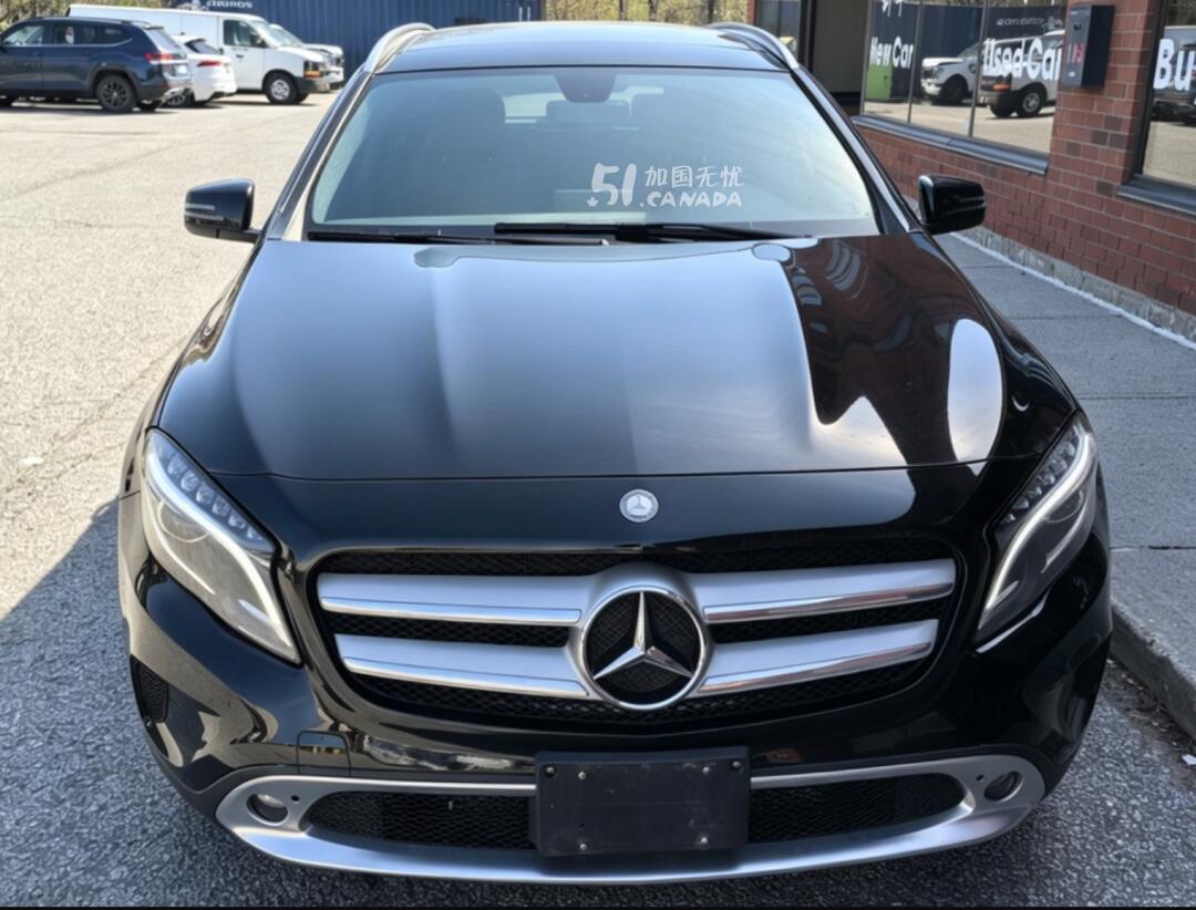2015 Mercedes-Benz GLA view 1