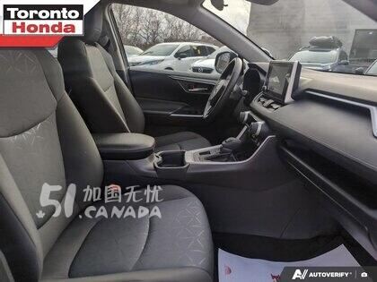 2024 Toyota RAV 4 view 7