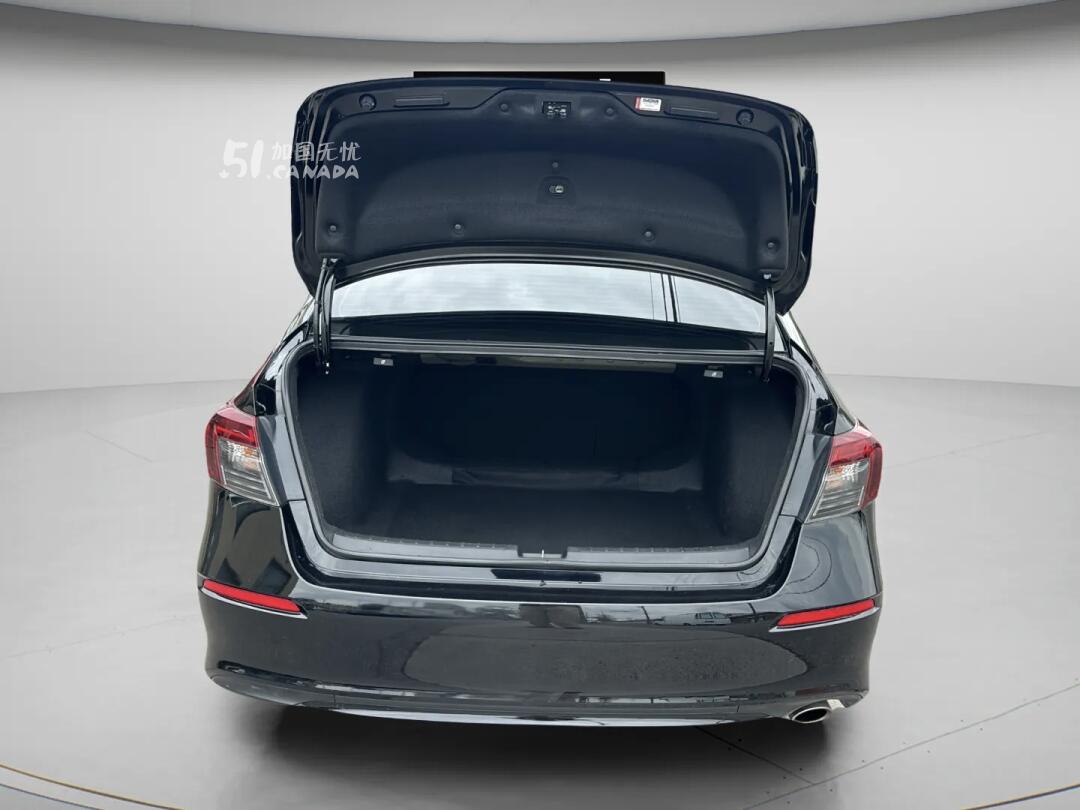 2025 Honda Civic view 8
