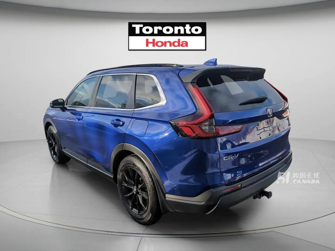 2025 Honda CR-V view 4