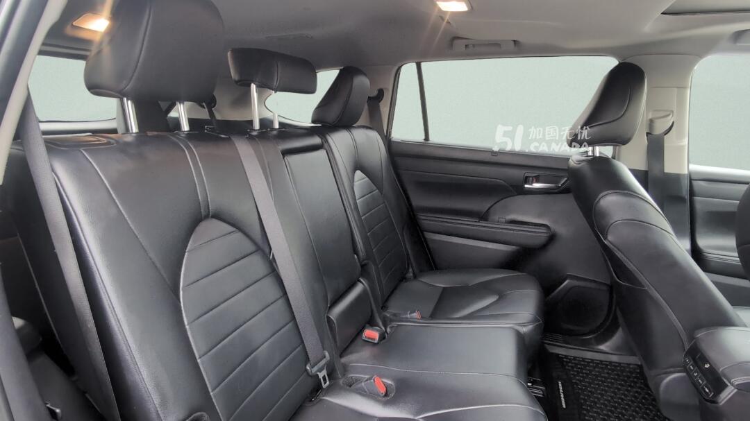 2024 Toyota Highlander view 9