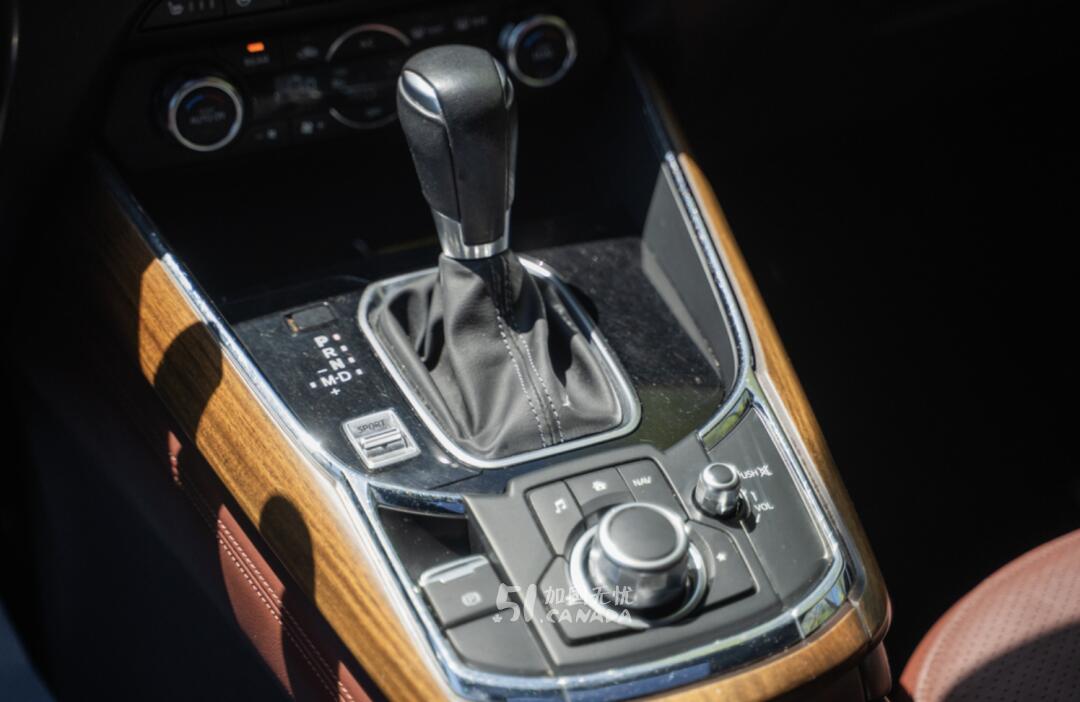 2017 Mazda CX-9 view 4