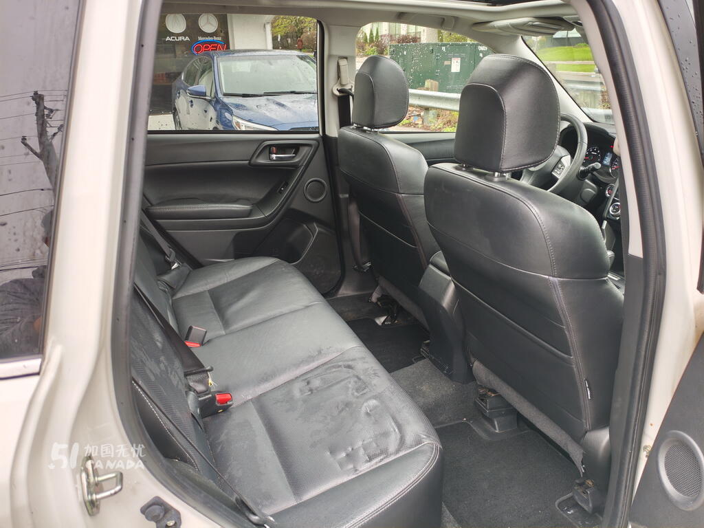 2016 Subaru Forester view 9