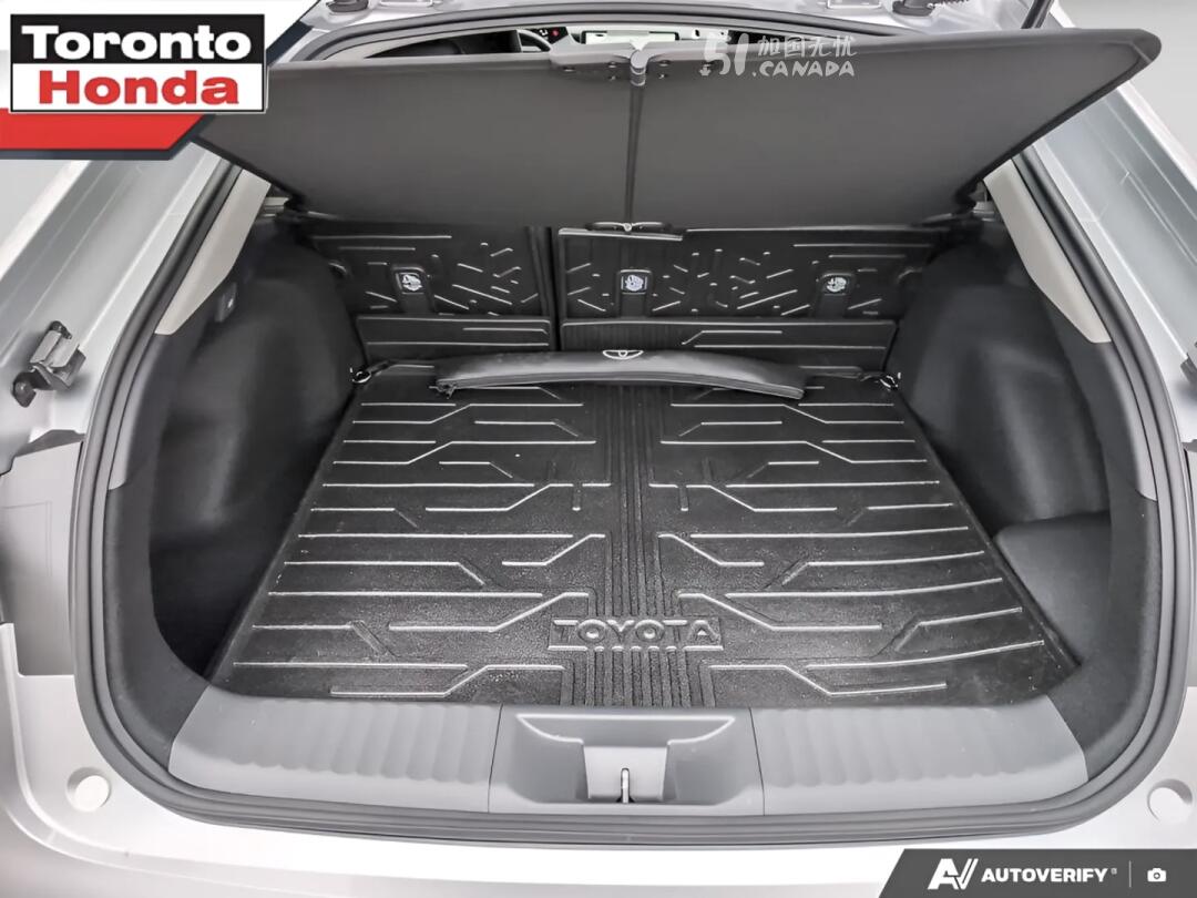 2026 Toyota Prius view 10