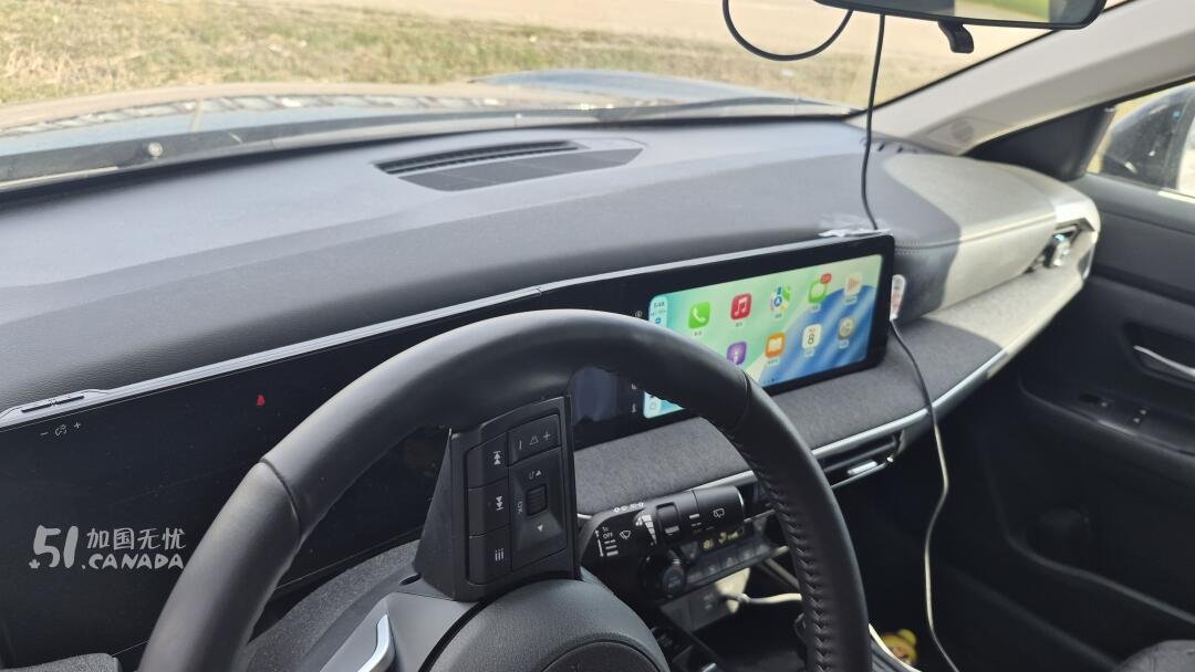 2025 Nissan Kicks view 6