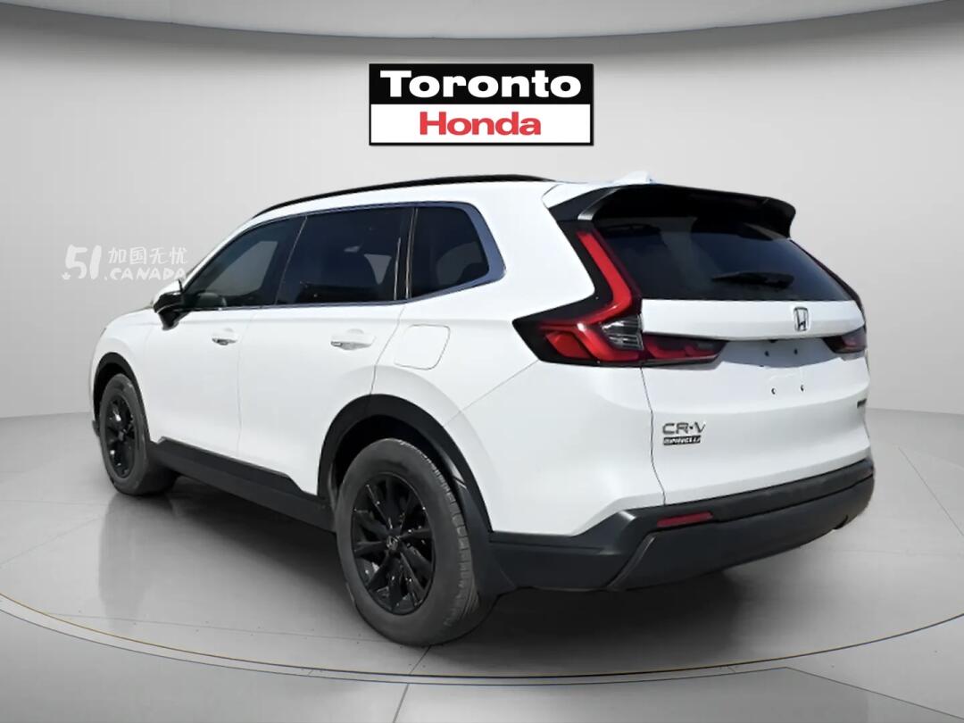 2025 Honda CR-V view 4