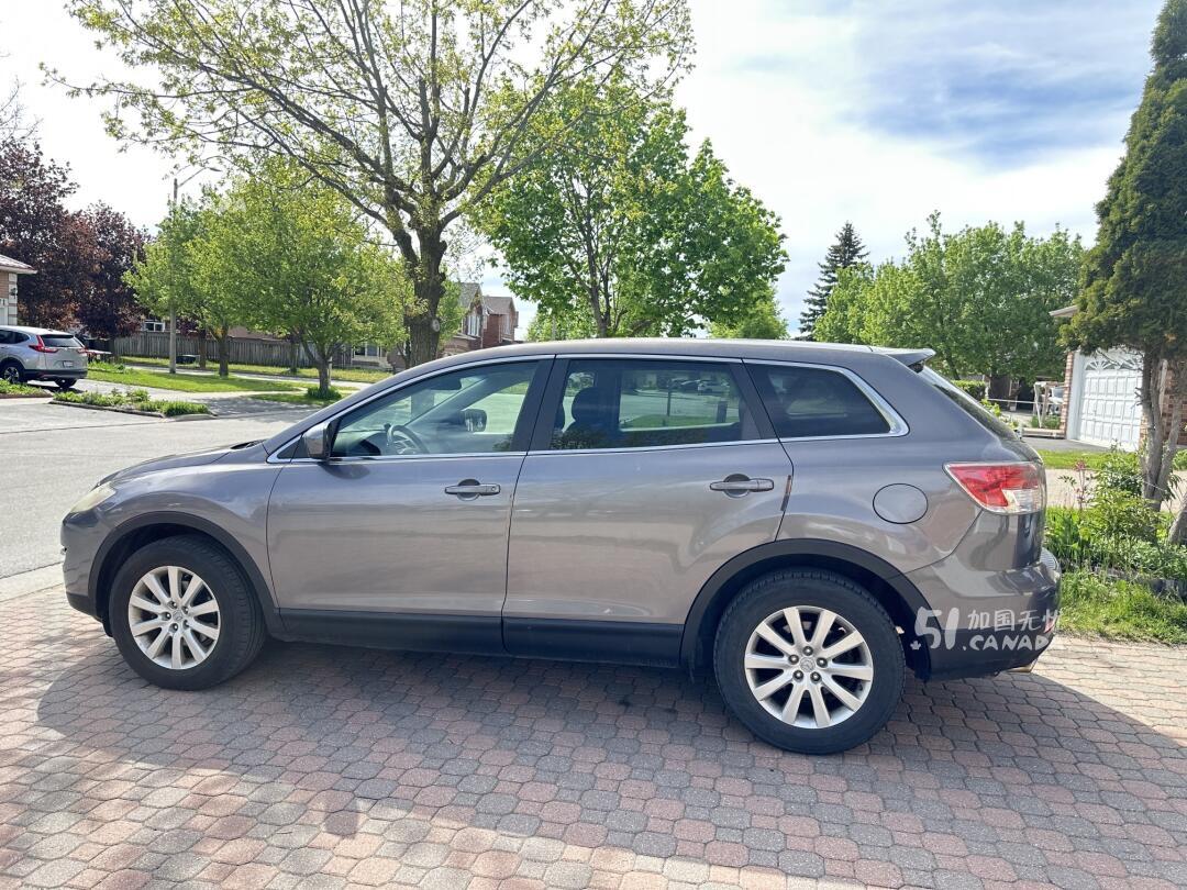 2008 Mazda CX-9 view 1