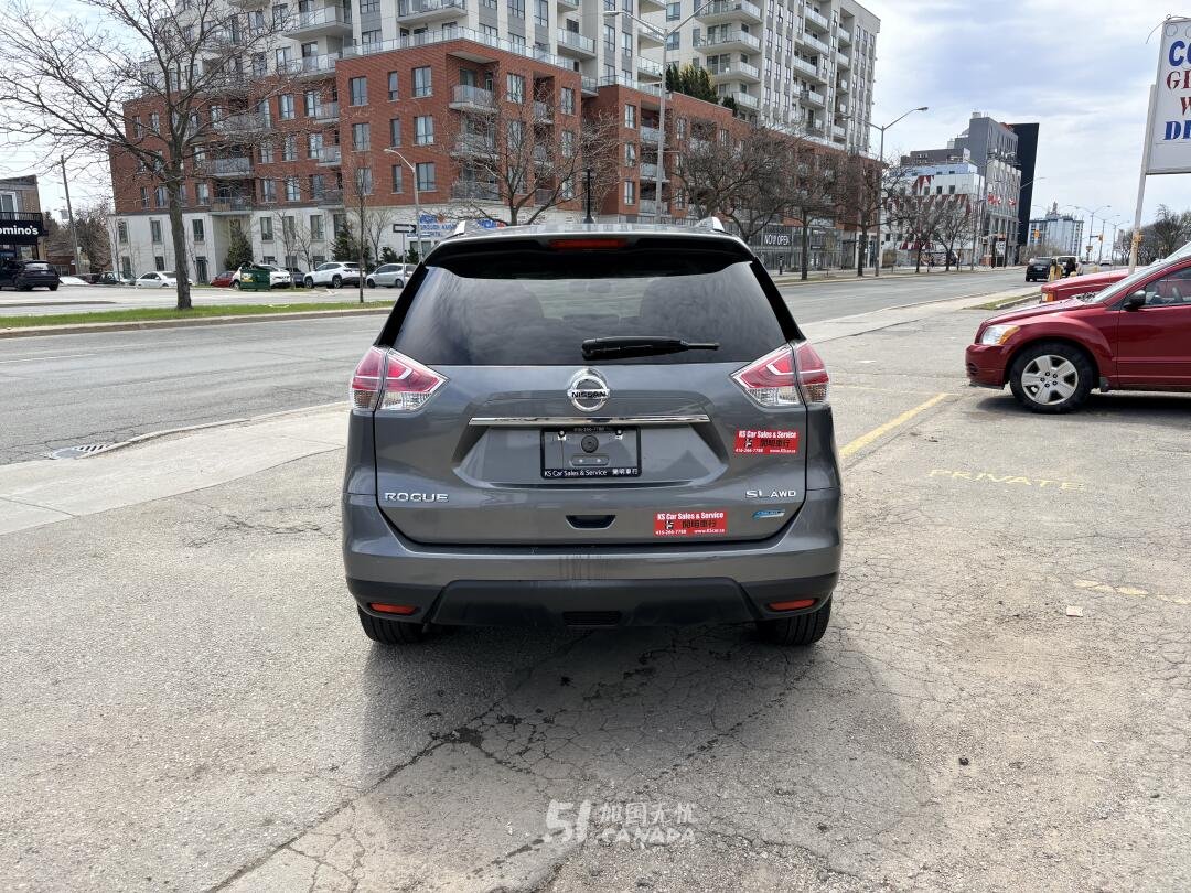 2015 Nissan Rogue view 6