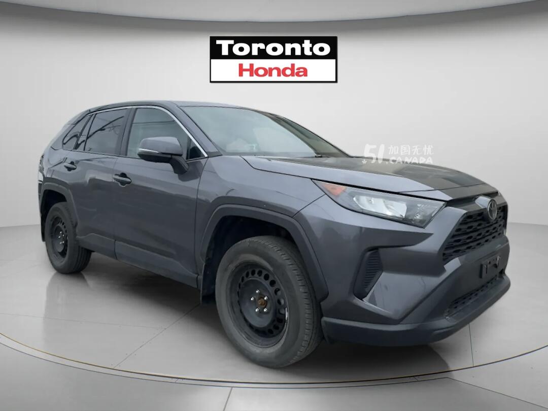 2022 Toyota RAV 4 view 2