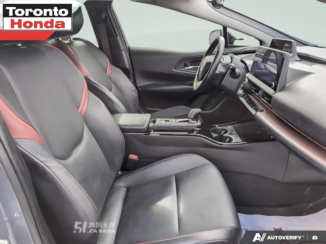 2024 Toyota Prius Prime view 5