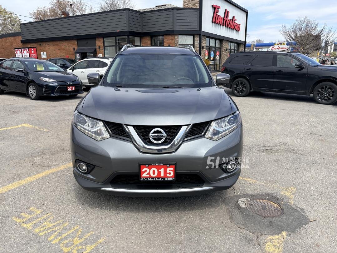 2015 Nissan Rogue view 2
