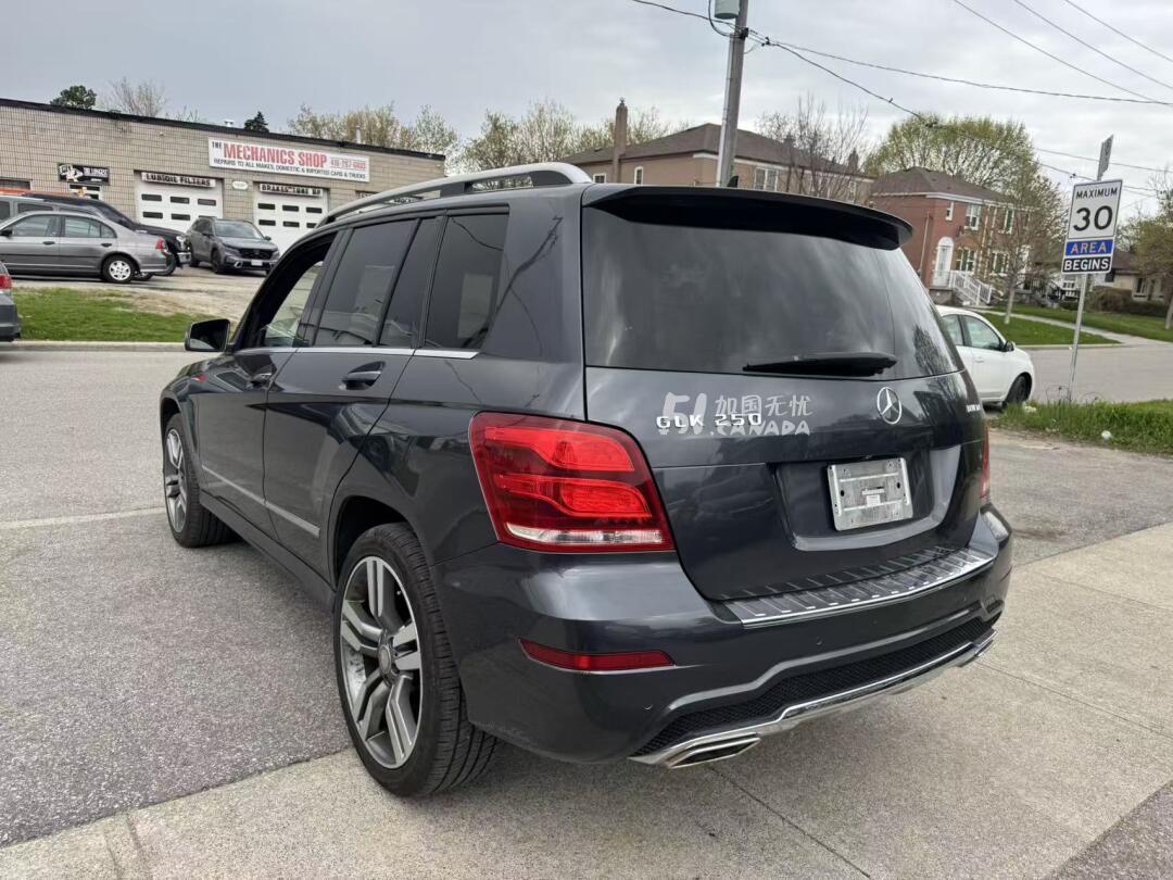 2015 Mercedes-Benz GLK view 5