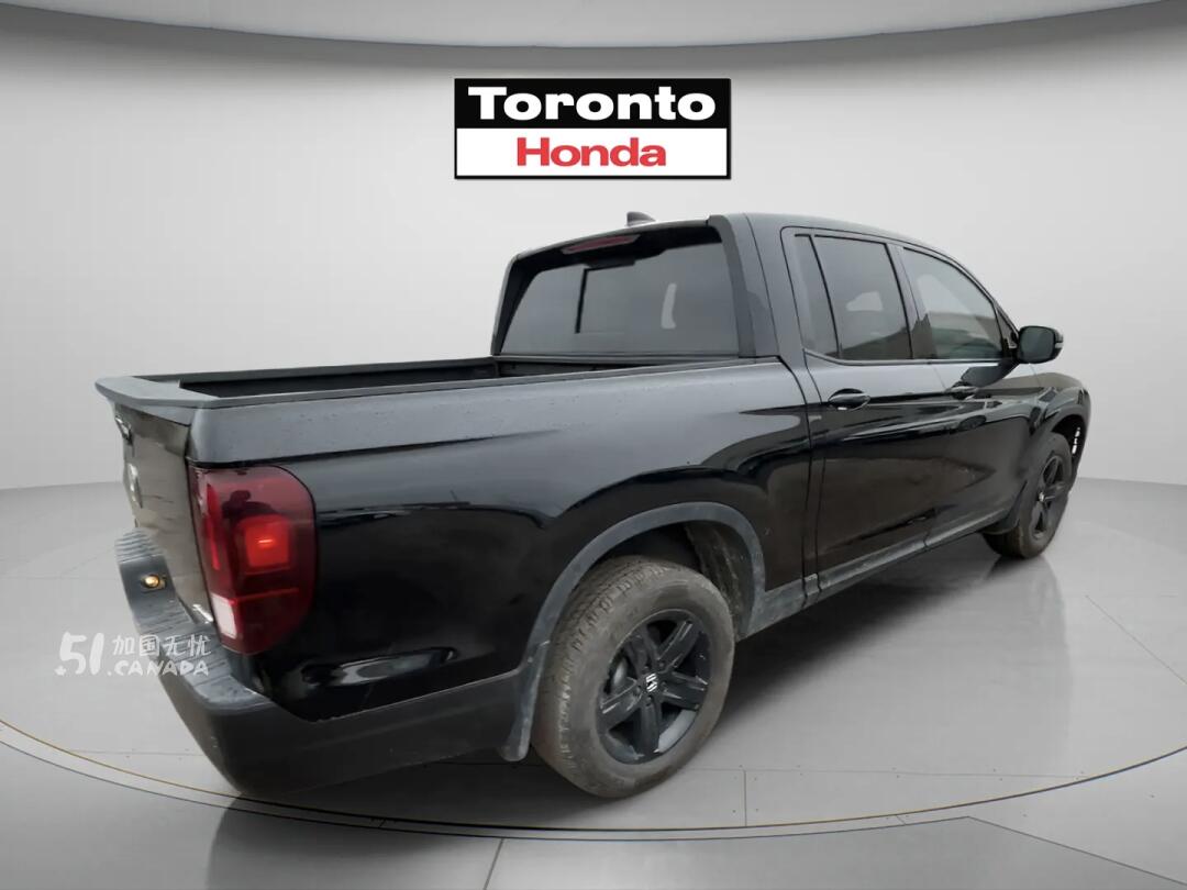 2022 Honda Ridgeline view 3