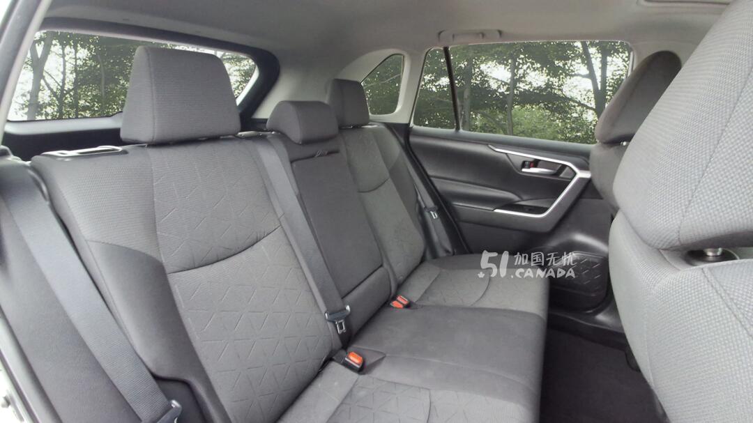2022 Toyota RAV 4 view 7