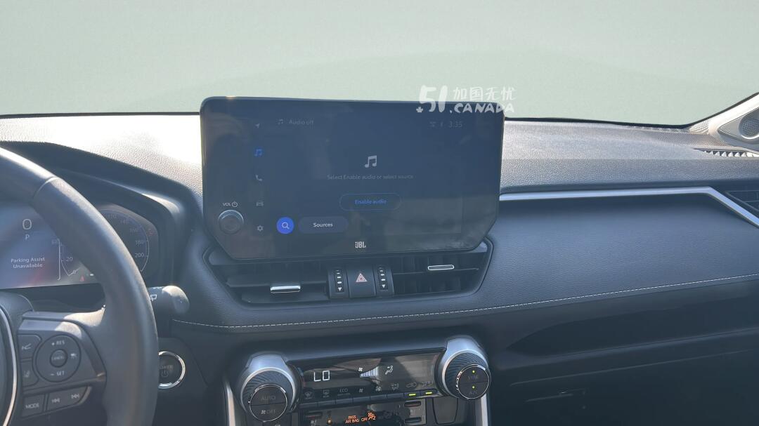 2023 Toyota RAV 4 view 5