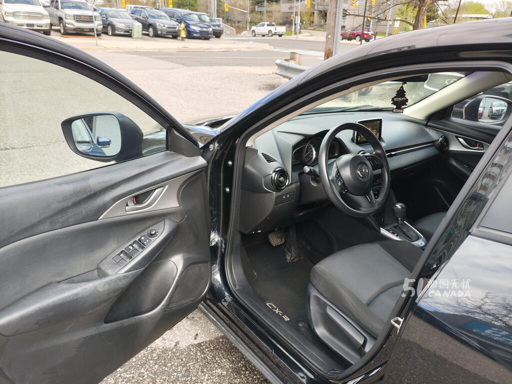 2017 Mazda CX-3 view 6