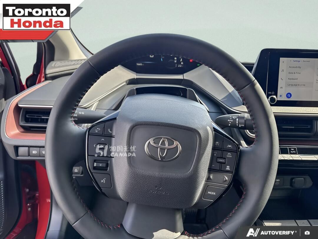 2025 Toyota Prius view 8