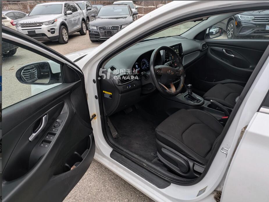 2018 Hyundai Elantra view 5