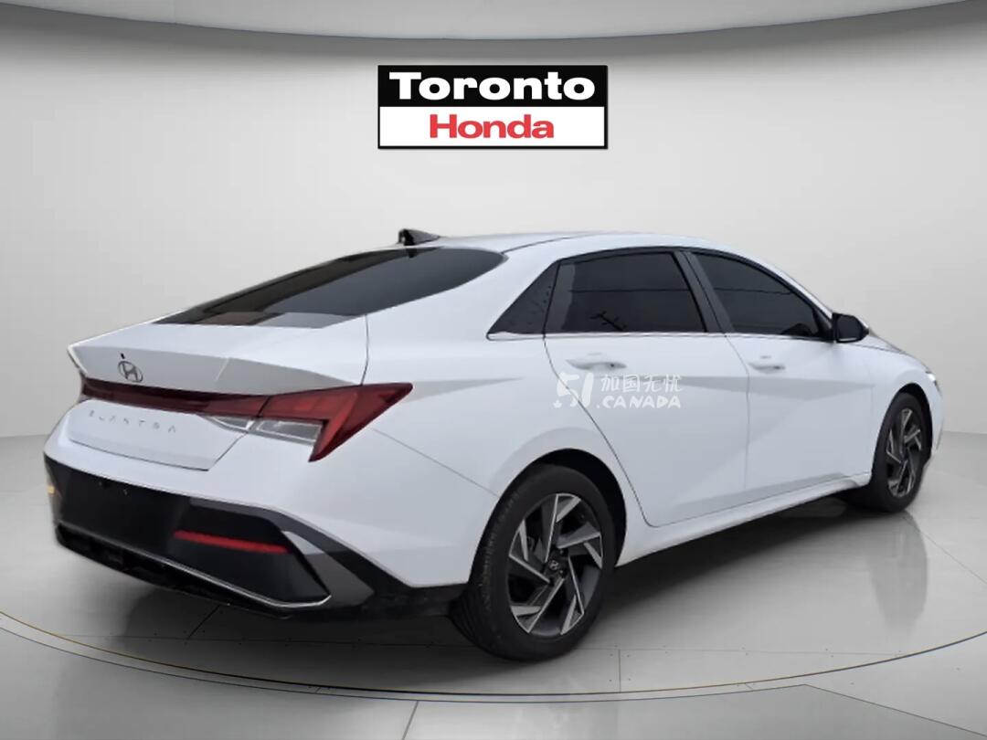 2025 Hyundai Elantra view 3