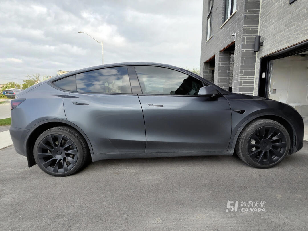 2023 Tesla Model Y view 7