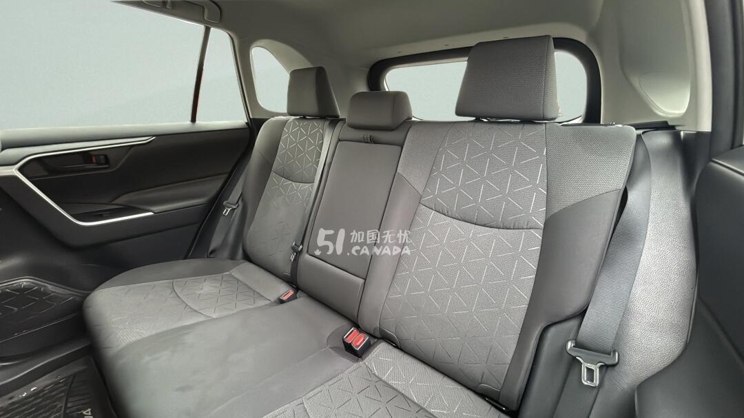 2021 Toyota RAV 4 view 7