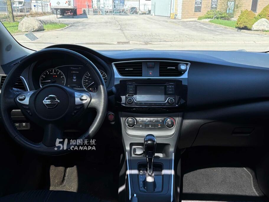 2016 Nissan Sentra view 6