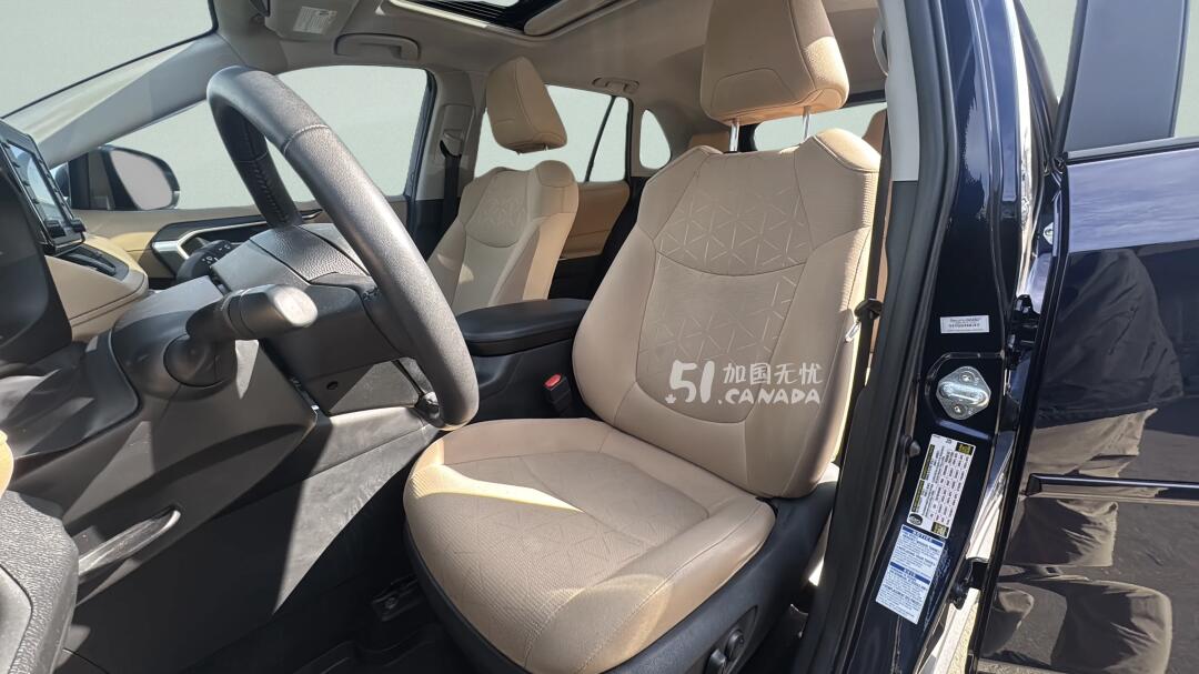 2021 Toyota RAV 4 view 6