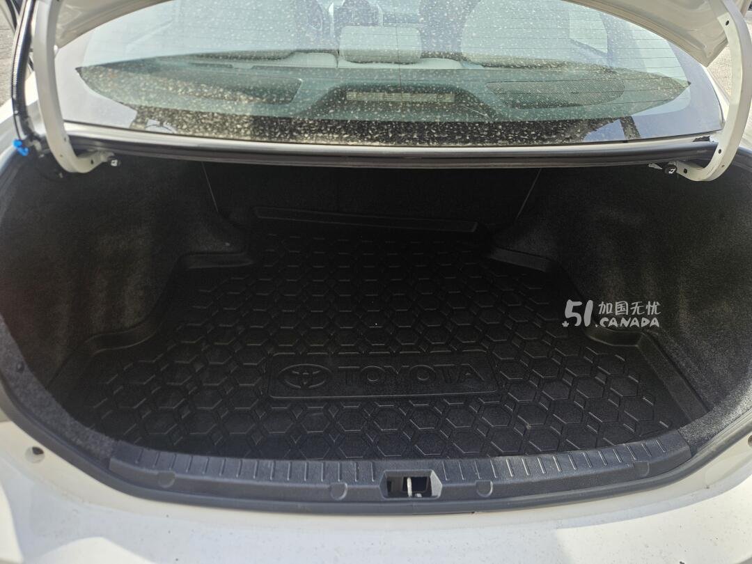 2012 Toyota Corolla view 3