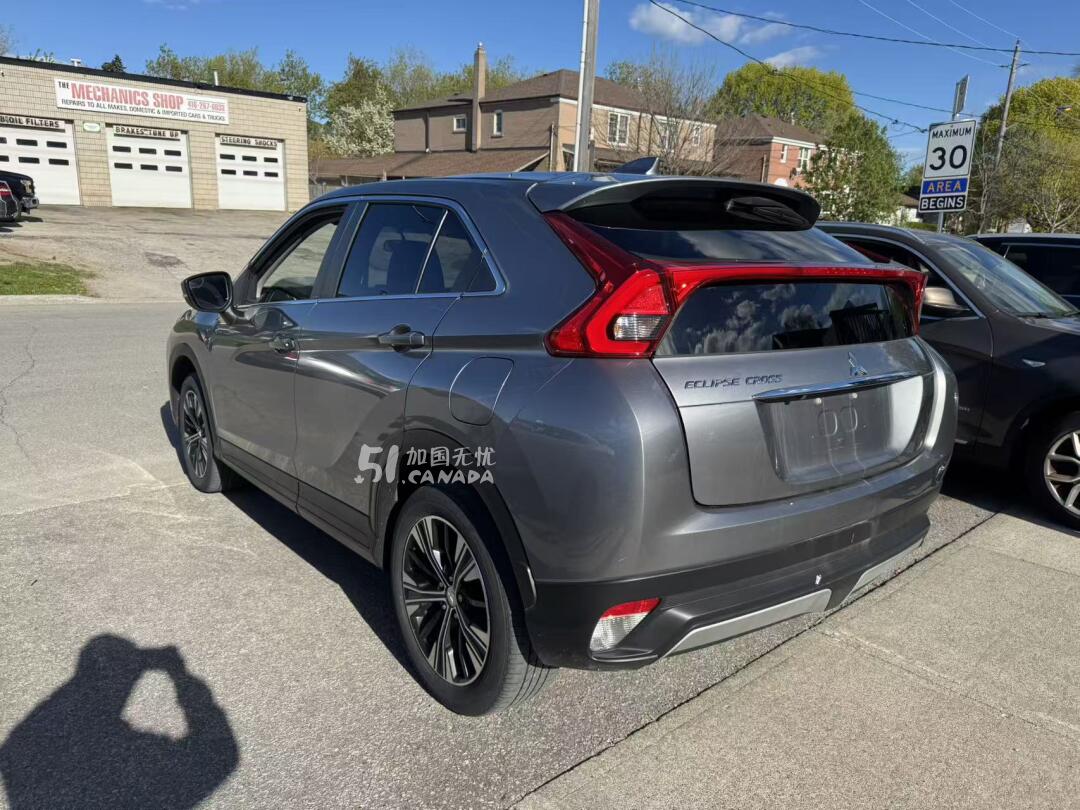 2020 Mitsubishi Eclipse Cross view 4