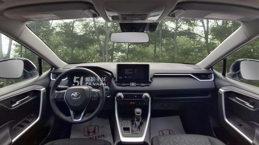 2024 Toyota RAV 4 view 6