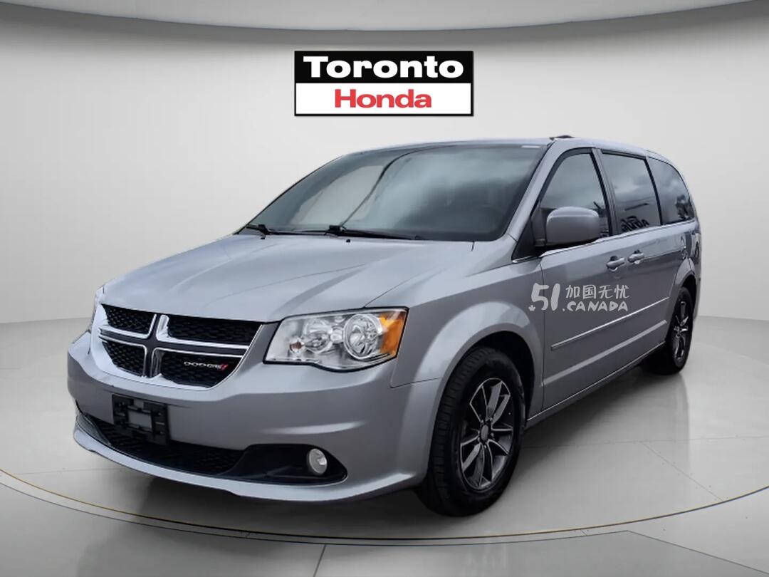 2016 Dodge Grand Caravan view 2