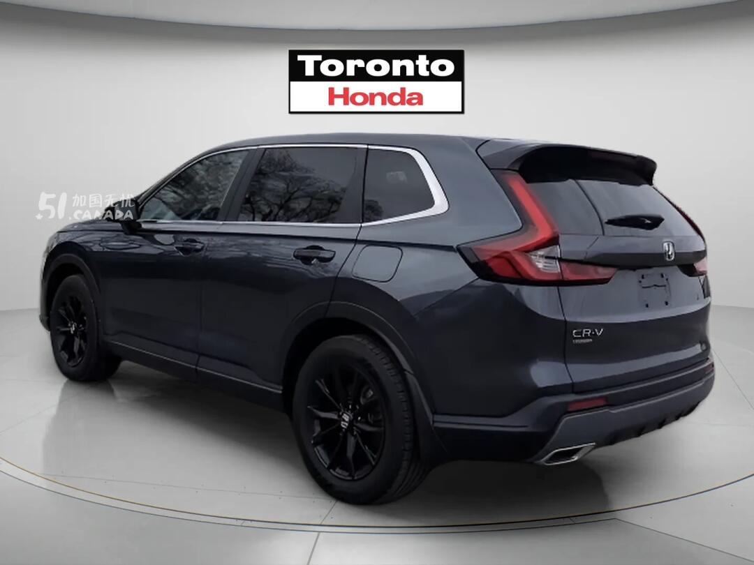 2025 Honda CR-V view 4